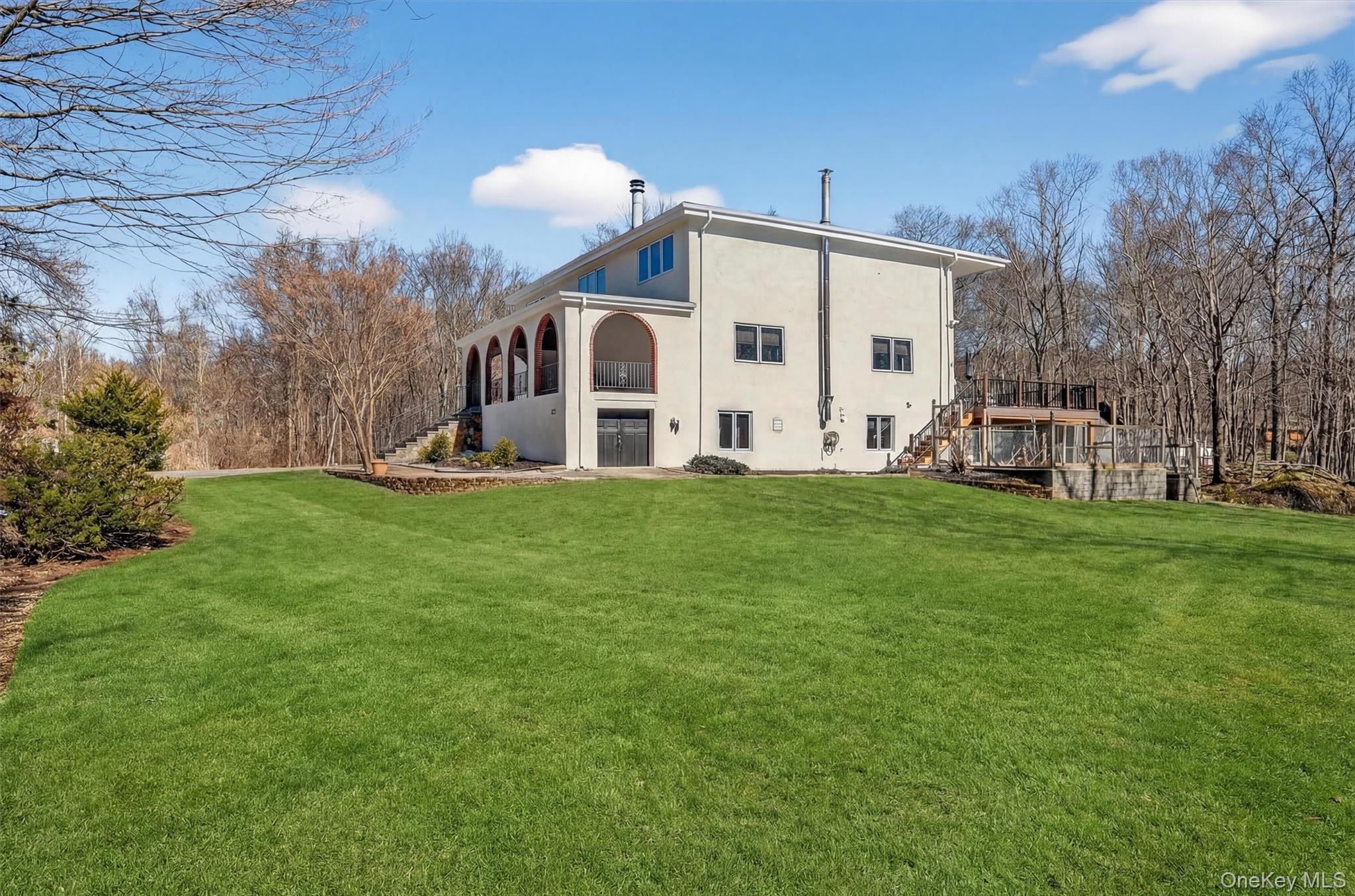 7 Fairgreen Court, Cortlandt Manor, NY 10567