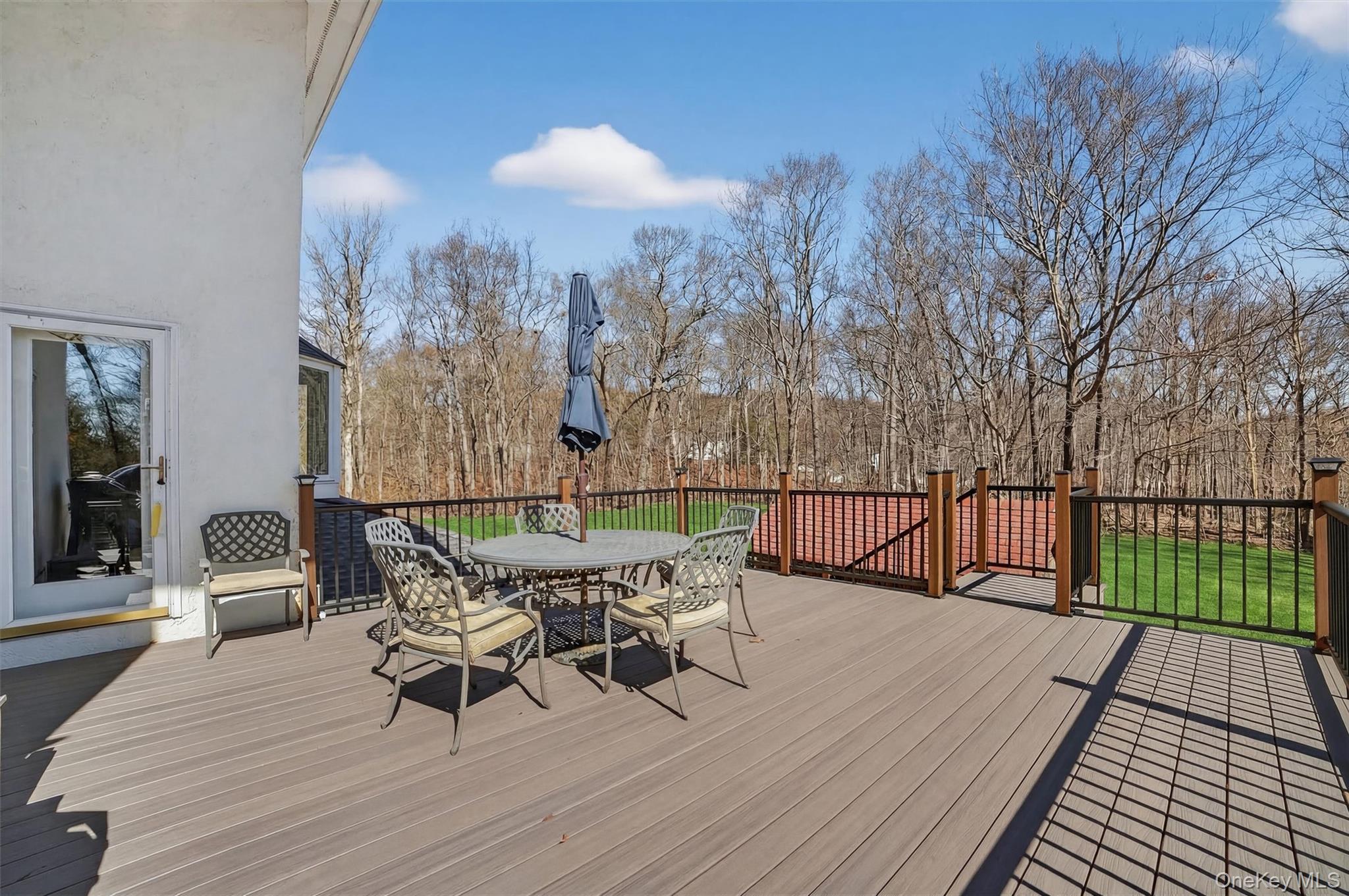 7 Fairgreen Court, Cortlandt Manor, NY 10567