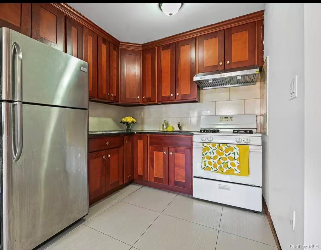 8409 Queens Boulevard # 4B, Elmhurst, NY 11373