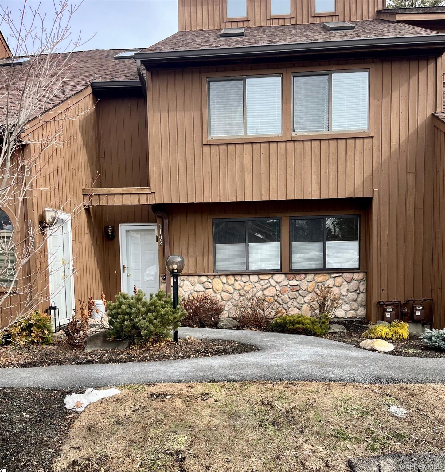 1102 Scenic Lane, Poughkeepsie, NY 12603