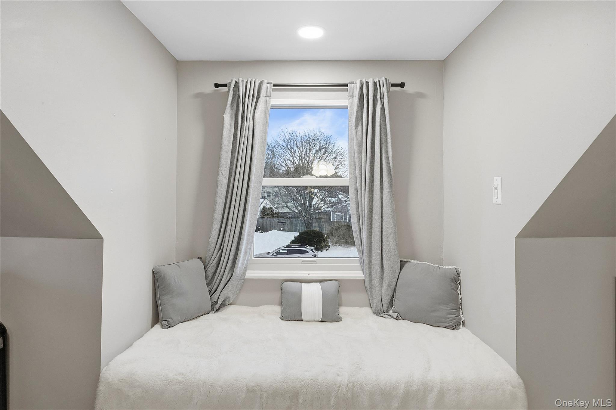 7 Woodbrook Drive, Ridge, NY 11961