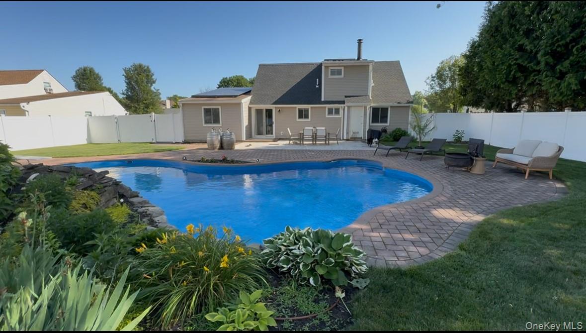 7 Woodbrook Drive, Ridge, NY 11961