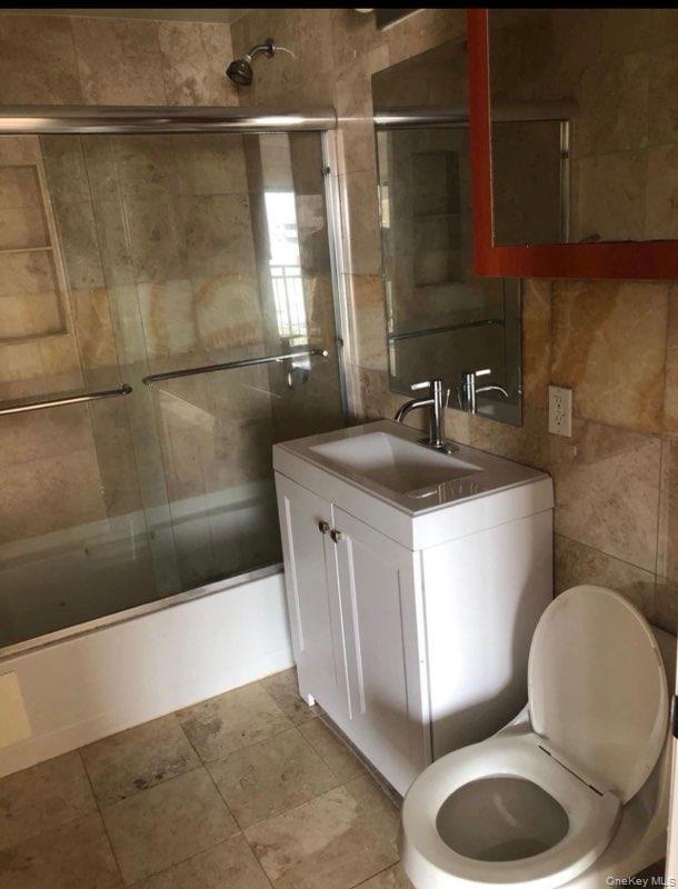 4 Chelsea Place # 3D, Great Neck, NY 11021