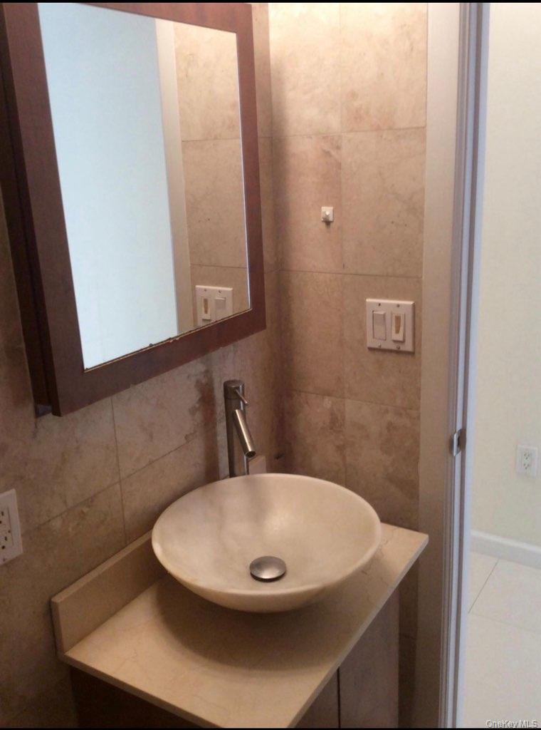 4 Chelsea Place # 3D, Great Neck, NY 11021