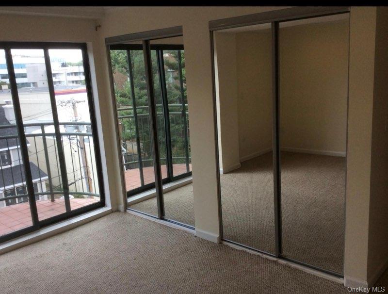 4 Chelsea Place # 3D, Great Neck, NY 11021