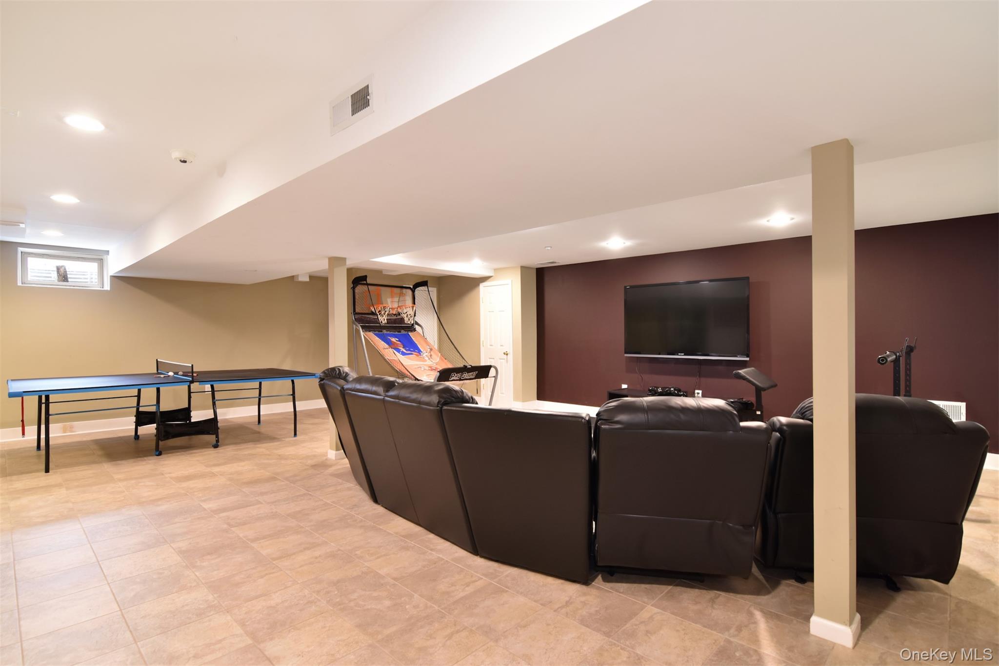 143 Classic Court, White Plains, NY 10603