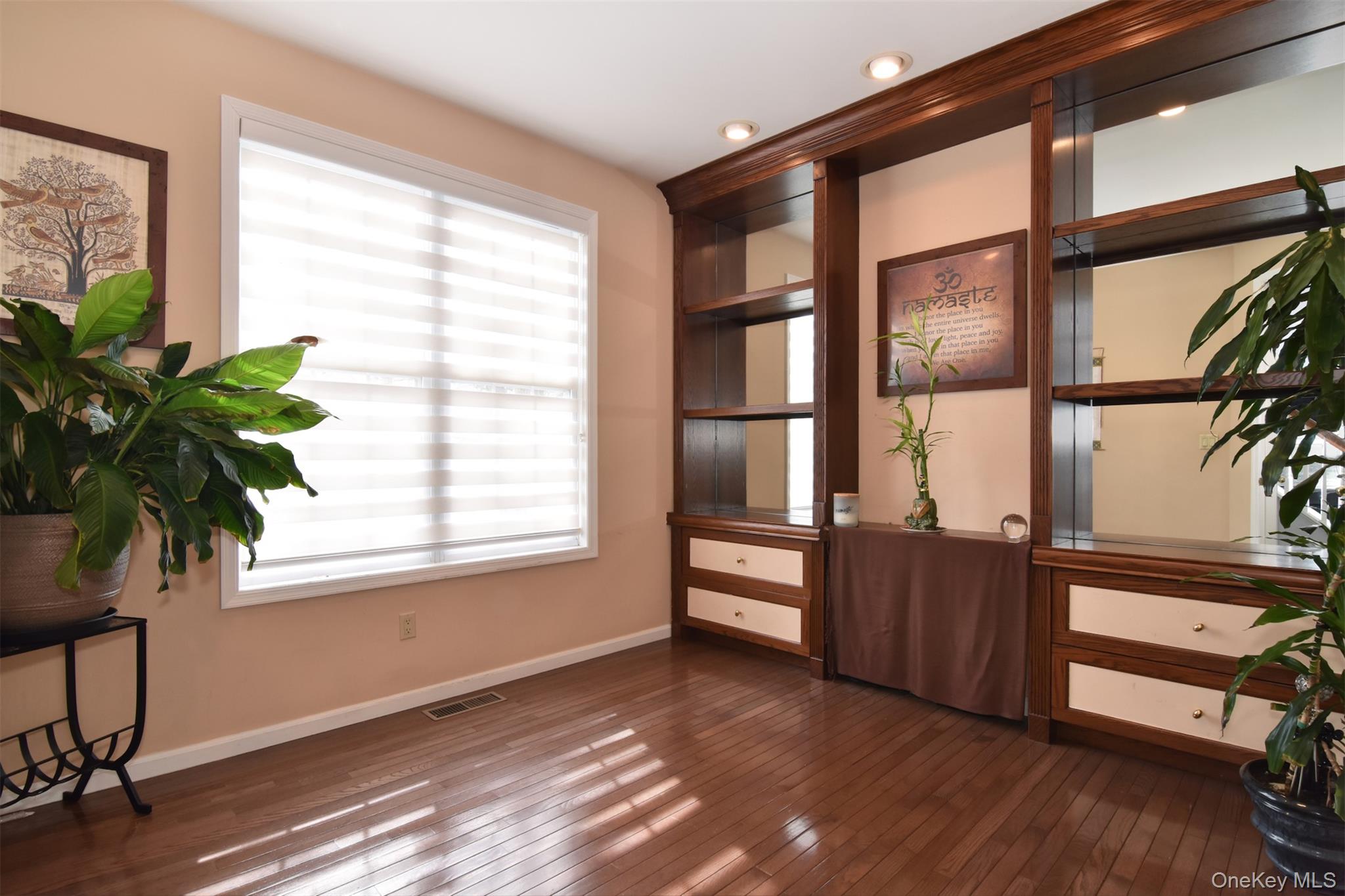 143 Classic Court, White Plains, NY 10603