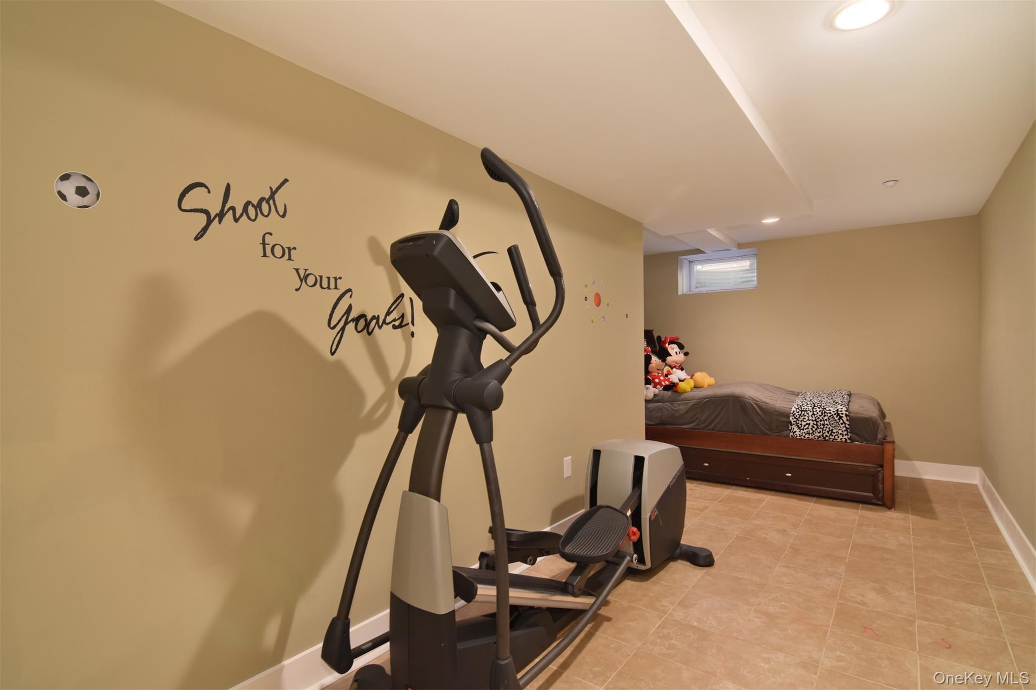 143 Classic Court, White Plains, NY 10603