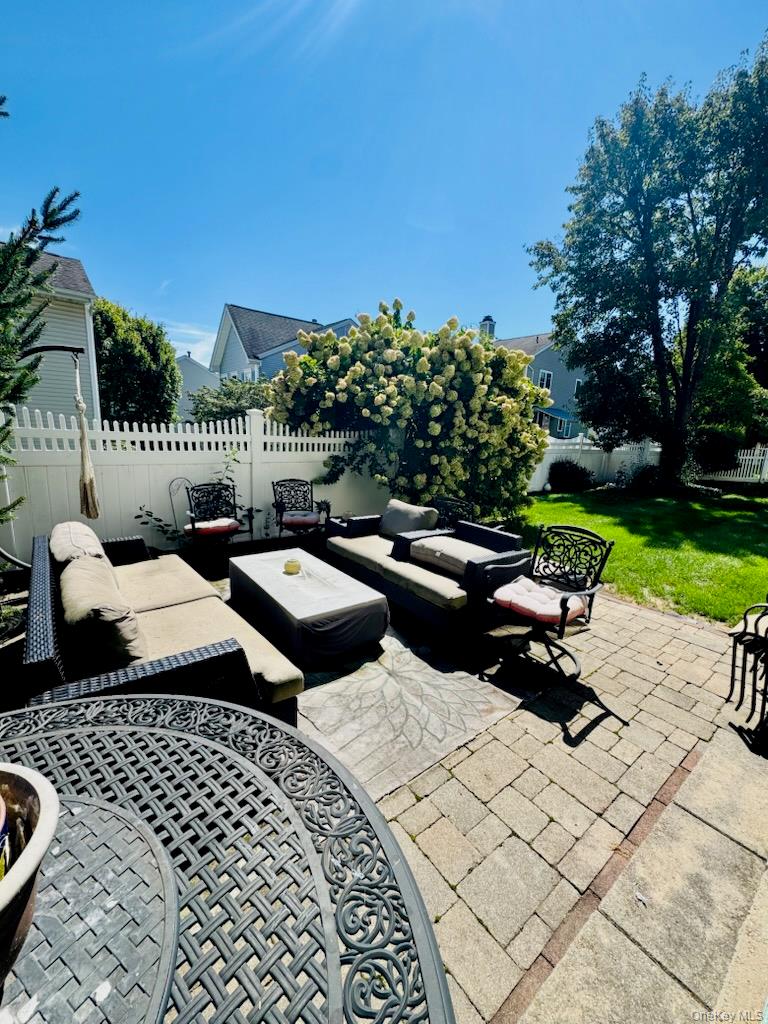 143 Classic Court, White Plains, NY 10603