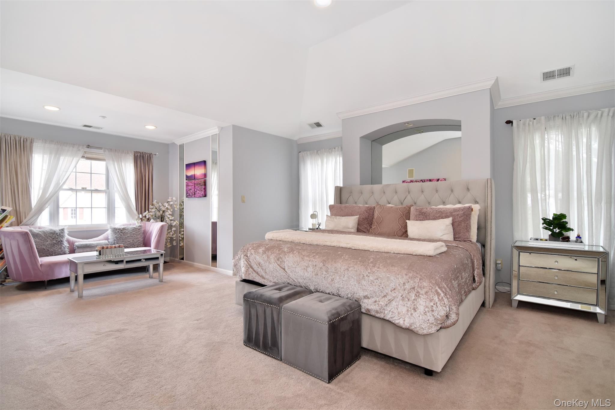 143 Classic Court, White Plains, NY 10603