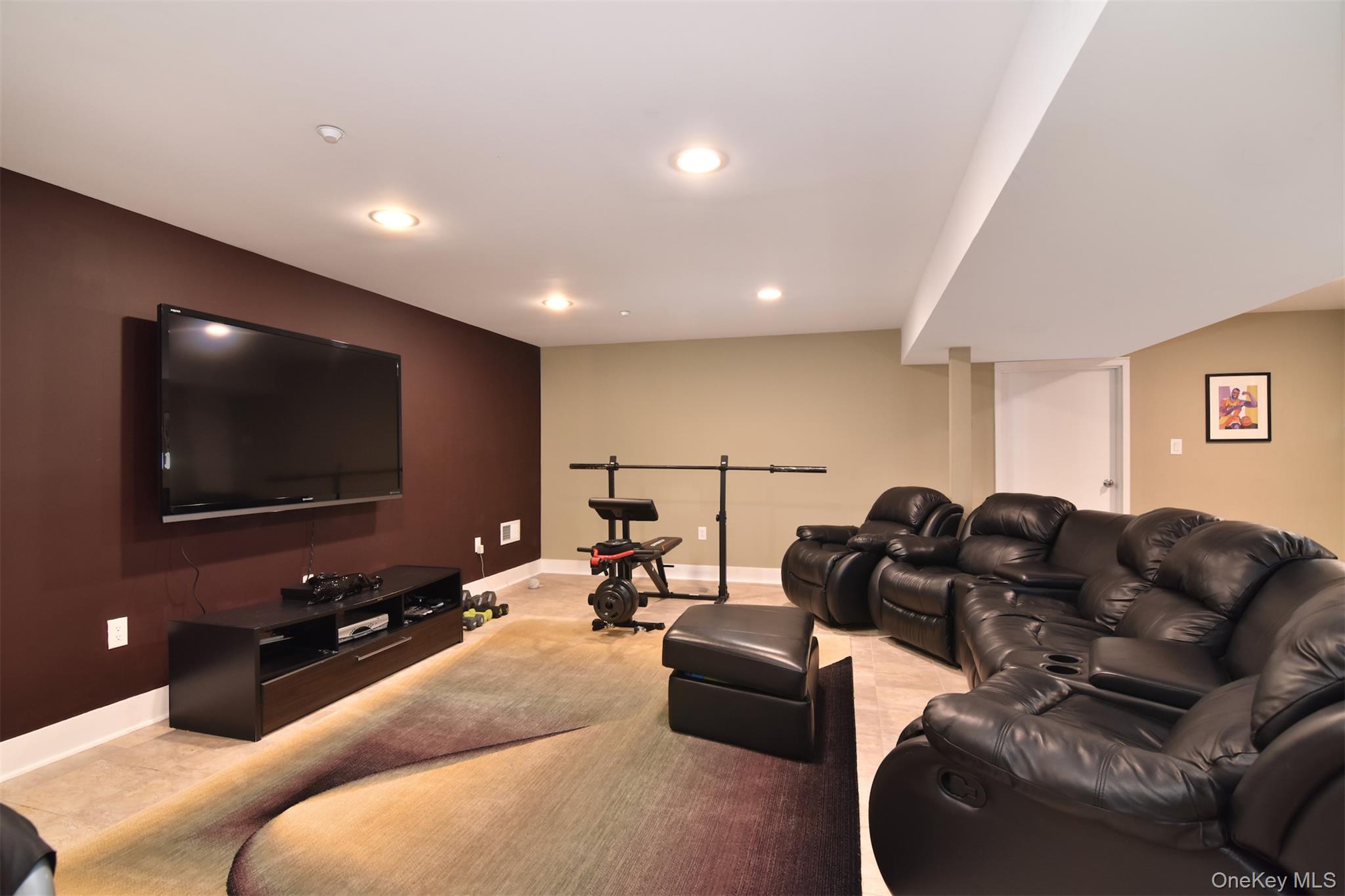 143 Classic Court, White Plains, NY 10603