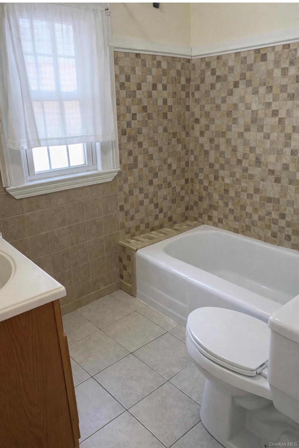 Lindenhurst, NY 11757