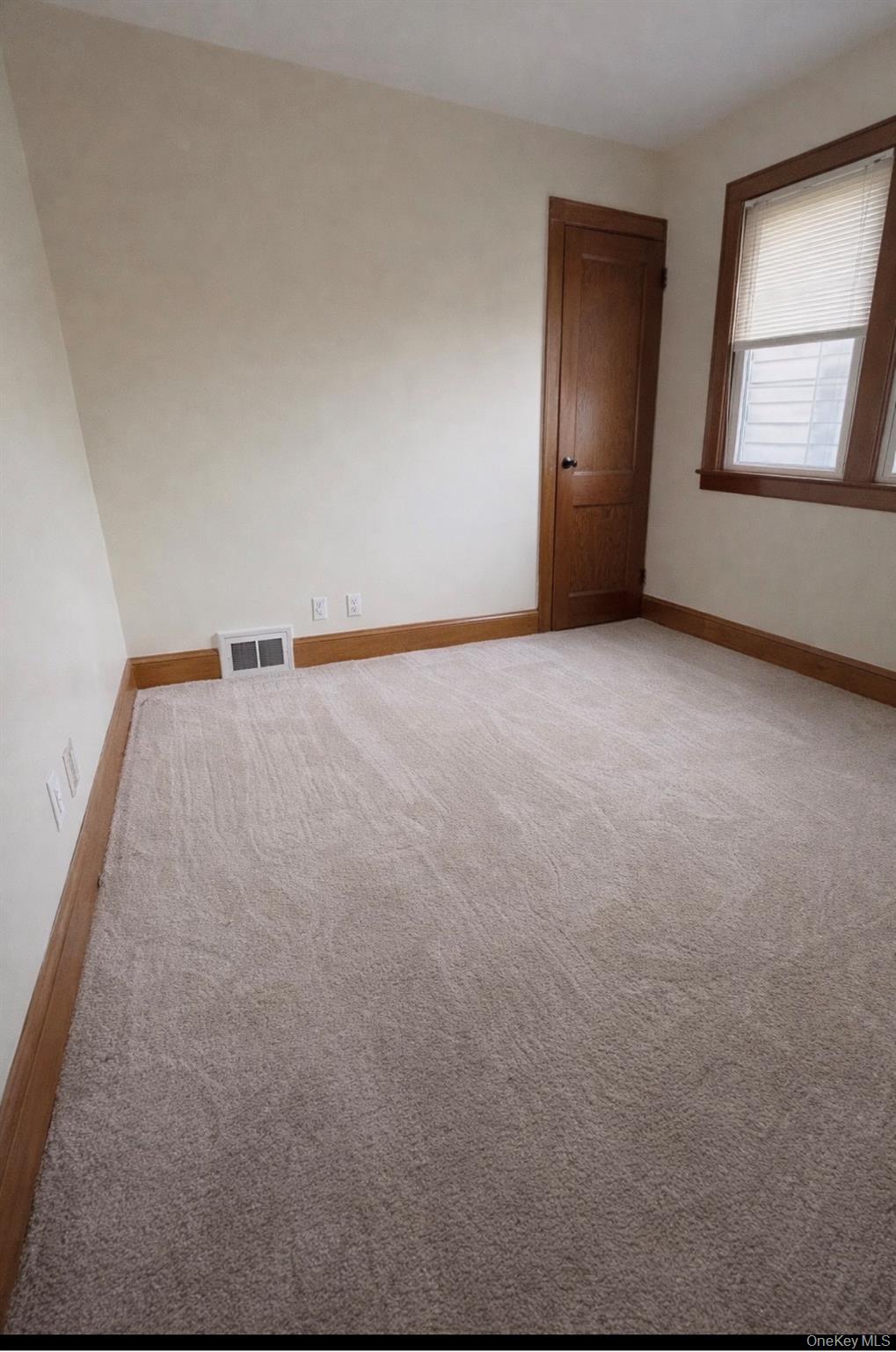 Lindenhurst, NY 11757