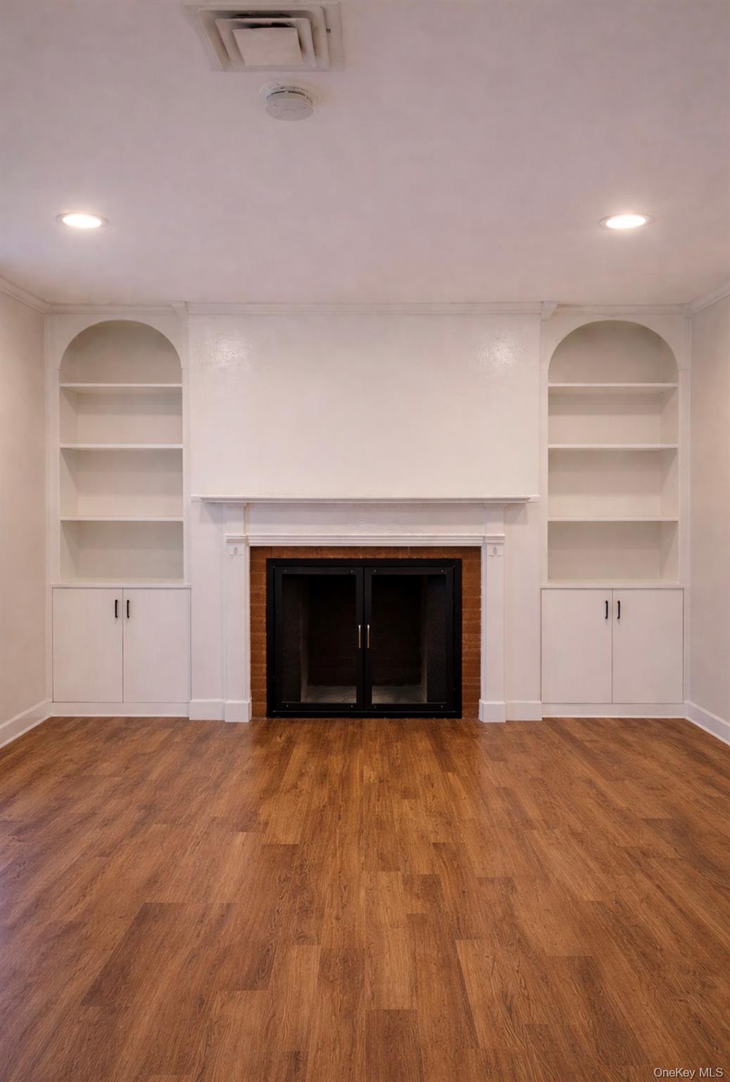 Lindenhurst, NY 11757