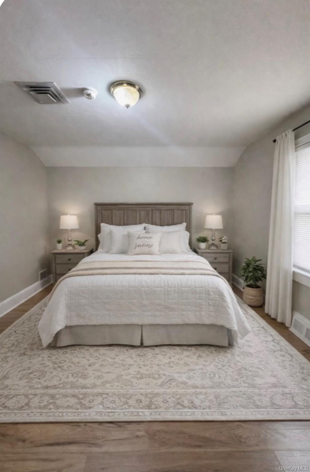 Lindenhurst, NY 11757