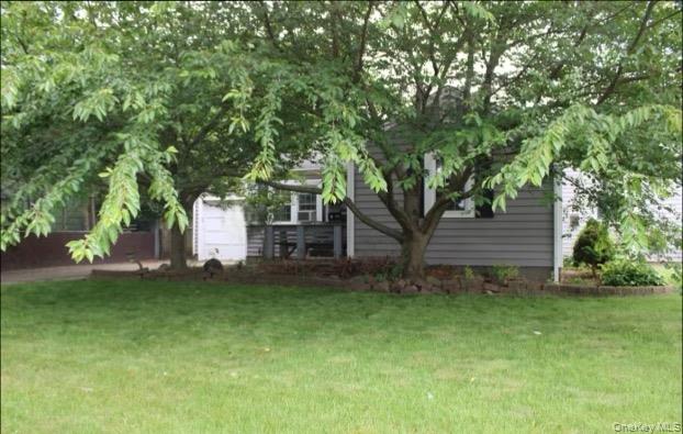 Lindenhurst, NY 11757