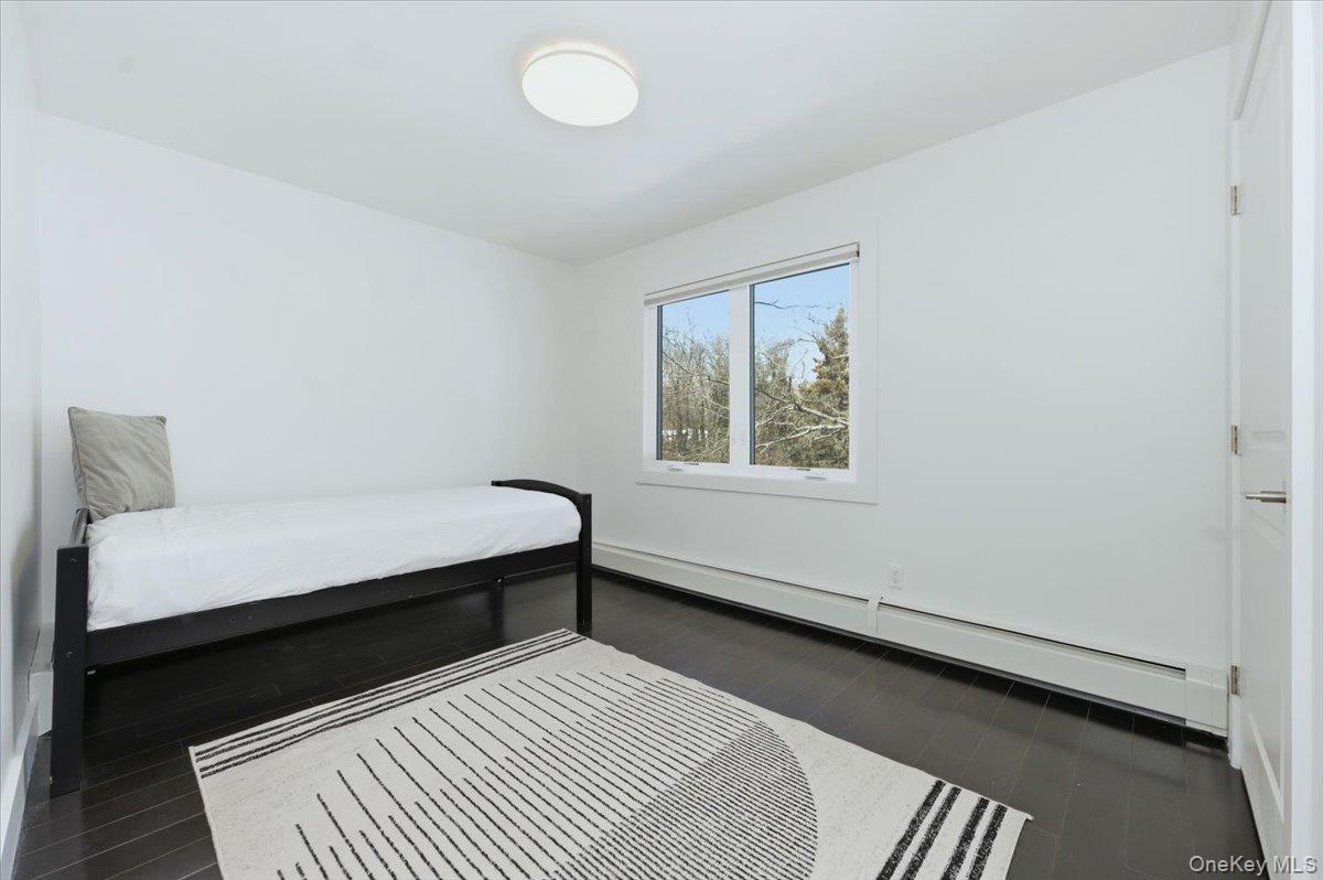 4 Lawrence Place, Pelham, NY 10803