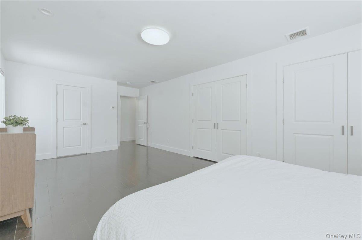 4 Lawrence Place, Pelham, NY 10803