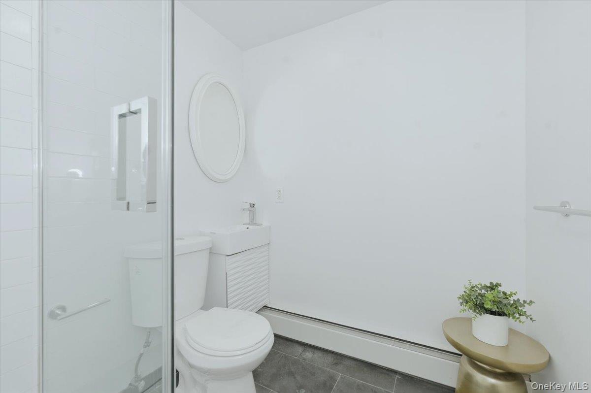 4 Lawrence Place, Pelham, NY 10803