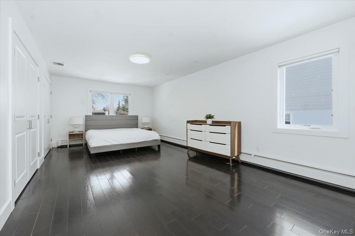 4 Lawrence Place, Pelham, NY 10803