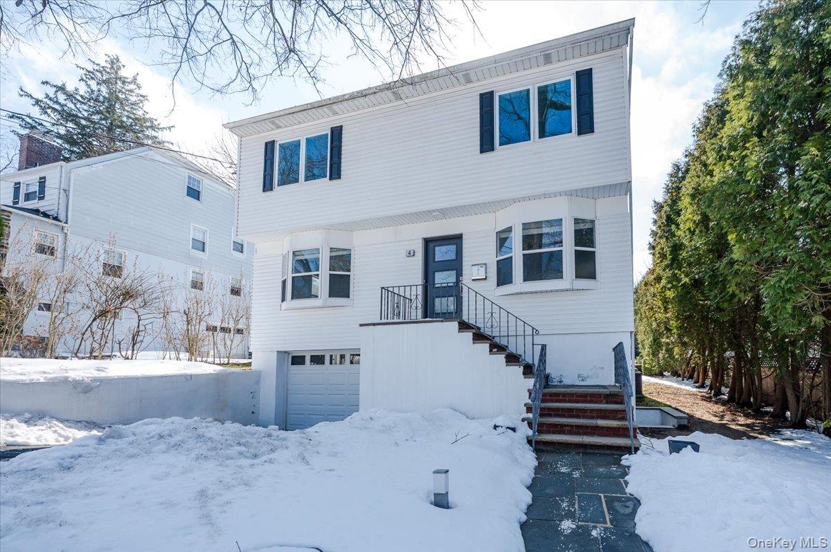 4 Lawrence Place, Pelham, NY 10803