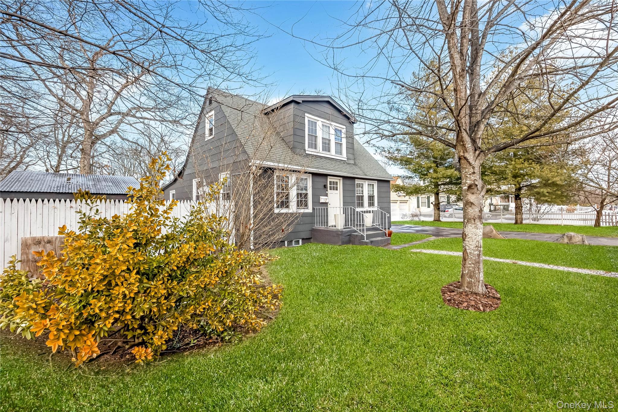 97 Berry Street, Lindenhurst, NY 11757