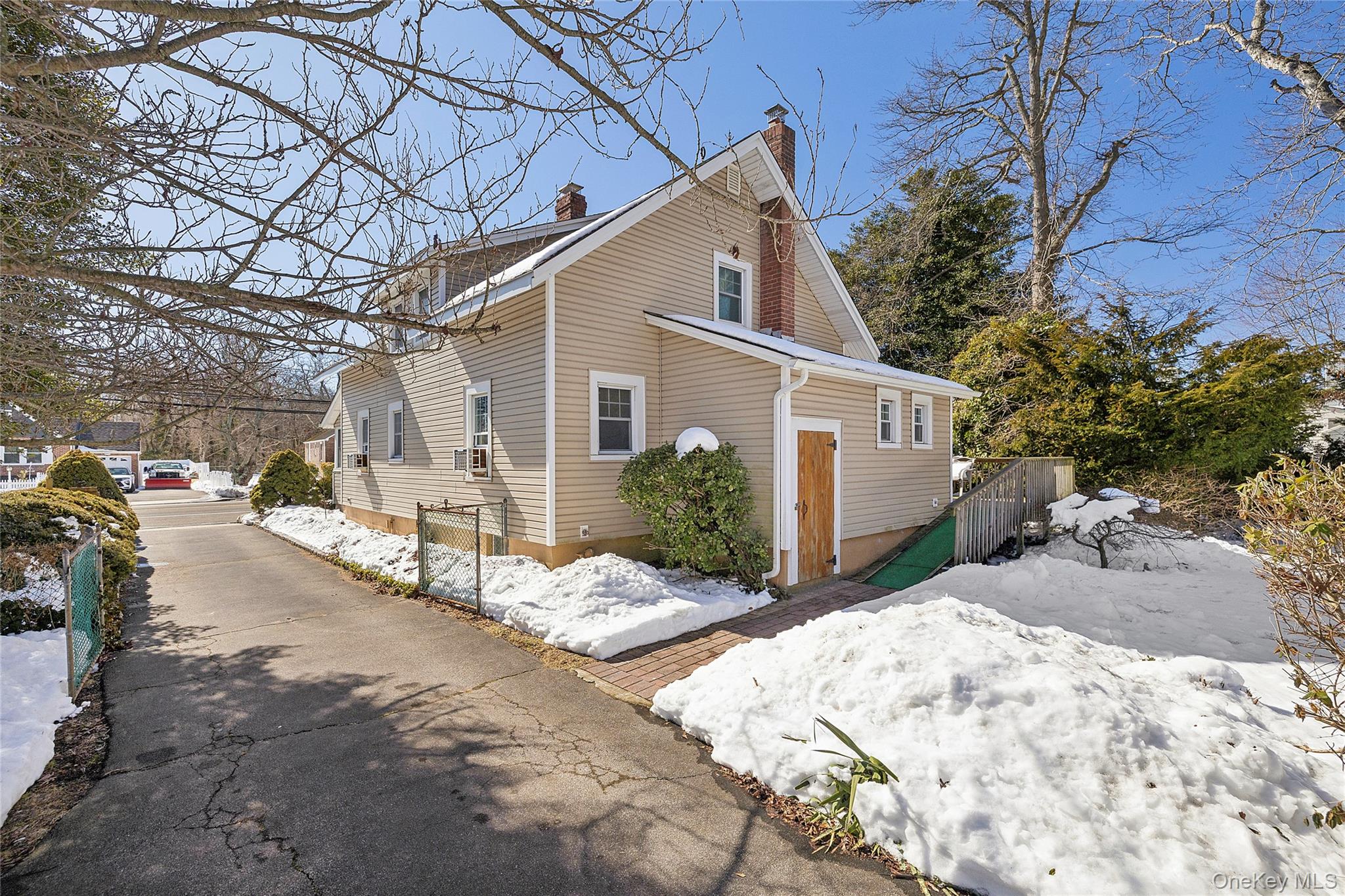 3259 Union Boulevard, East Islip, NY 11730