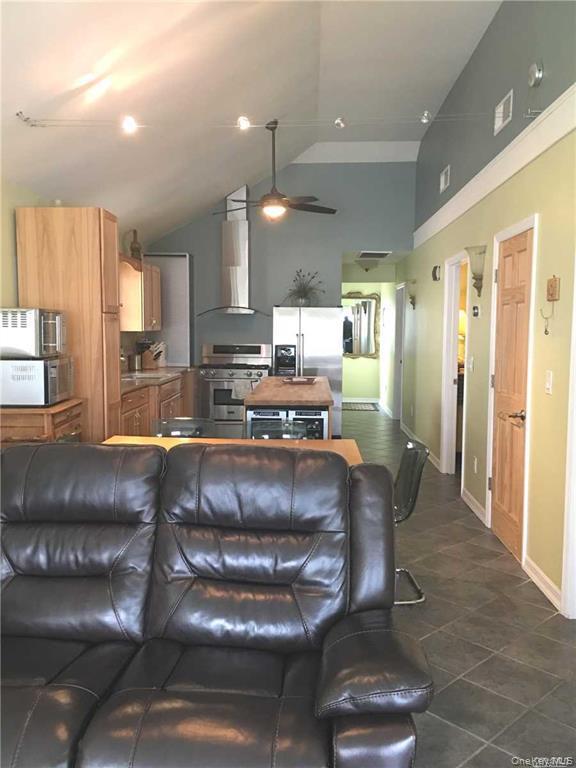 86 Minnesota Avenue # Upper, Long Beach, NY 11561