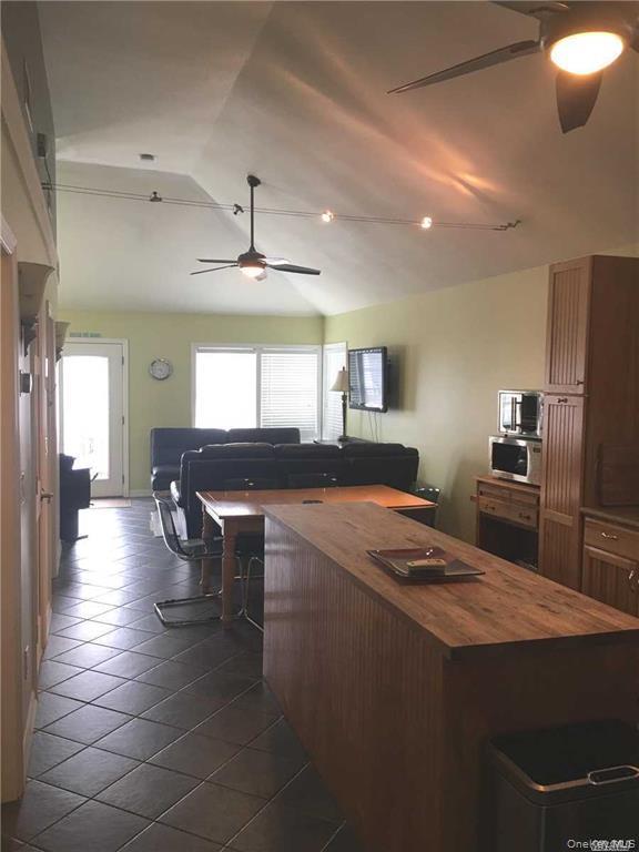 86 Minnesota Avenue # Upper, Long Beach, NY 11561