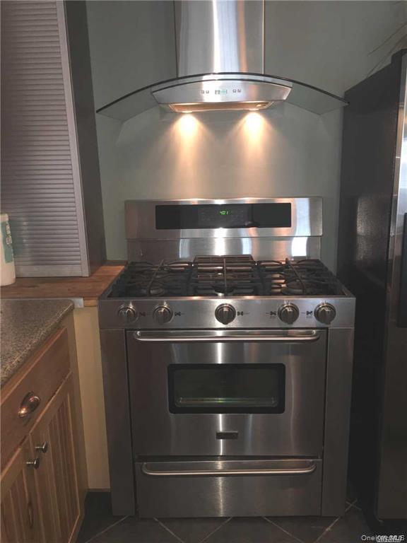 86 Minnesota Avenue # Upper, Long Beach, NY 11561