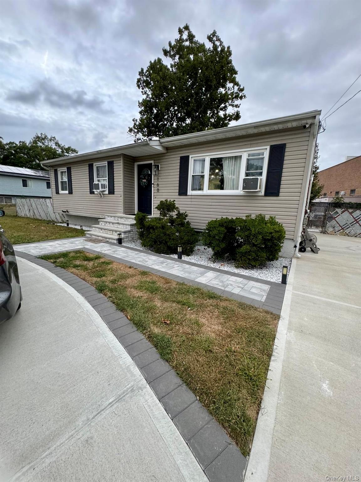 160 Pacific Street, Copiague, NY 11726