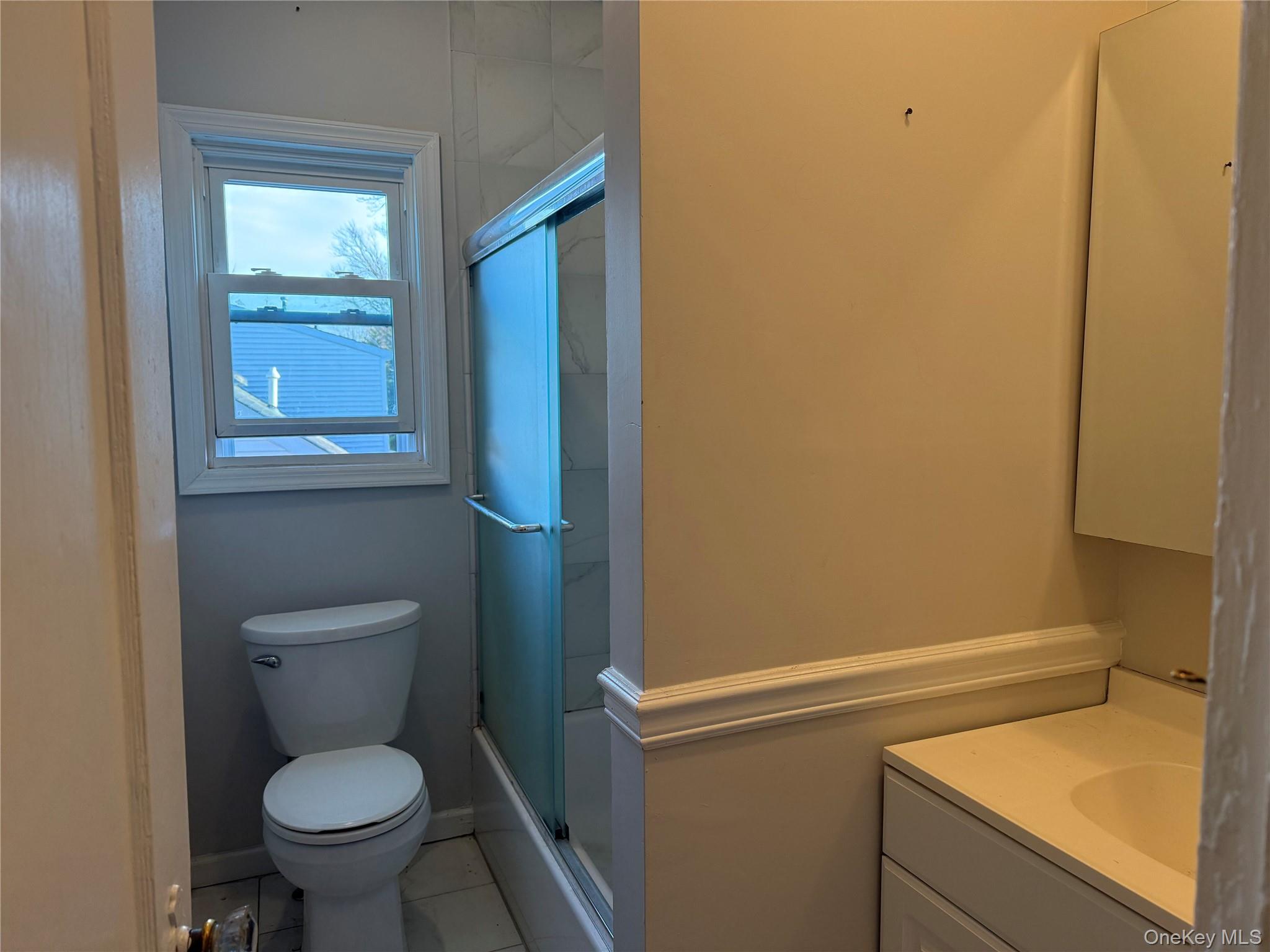 50 The Crescent # D4, Babylon, NY 11702