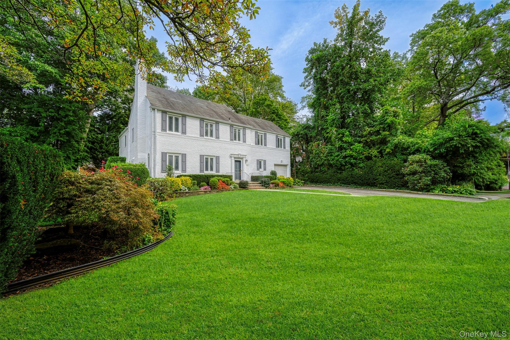 23 Parkside Drive, Great Neck, NY 11021