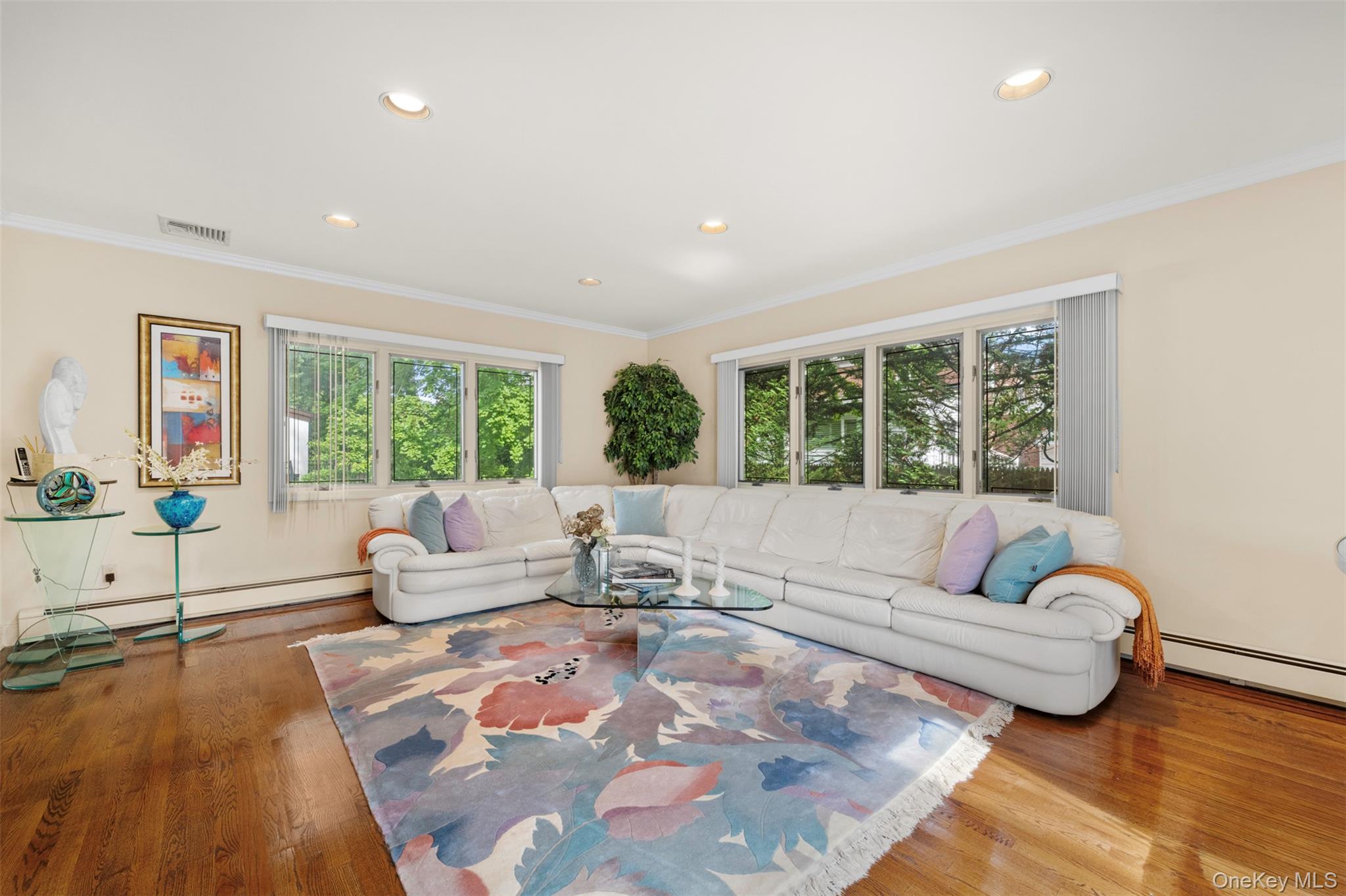 23 Parkside Drive, Great Neck, NY 11021