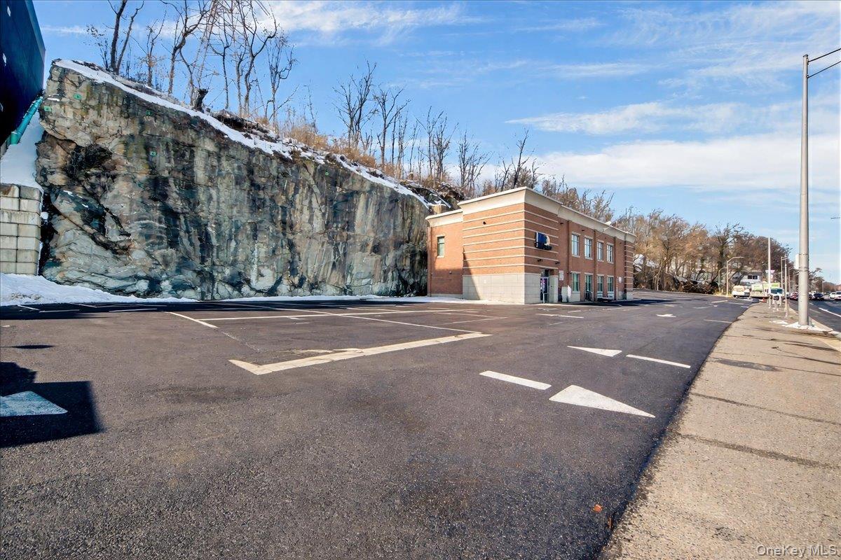 1981 Central Park Avenue, Yonkers, NY 10710