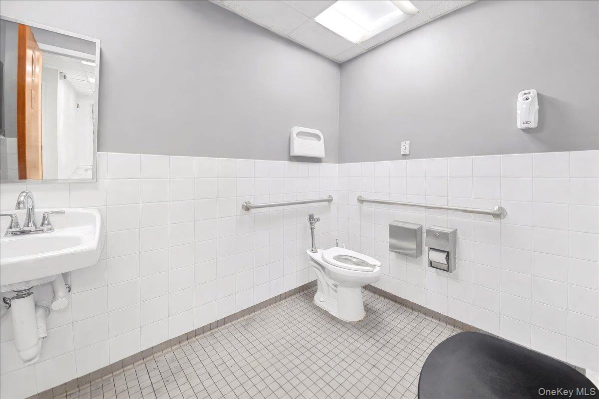 1981 Central Park Avenue, Yonkers, NY 10710