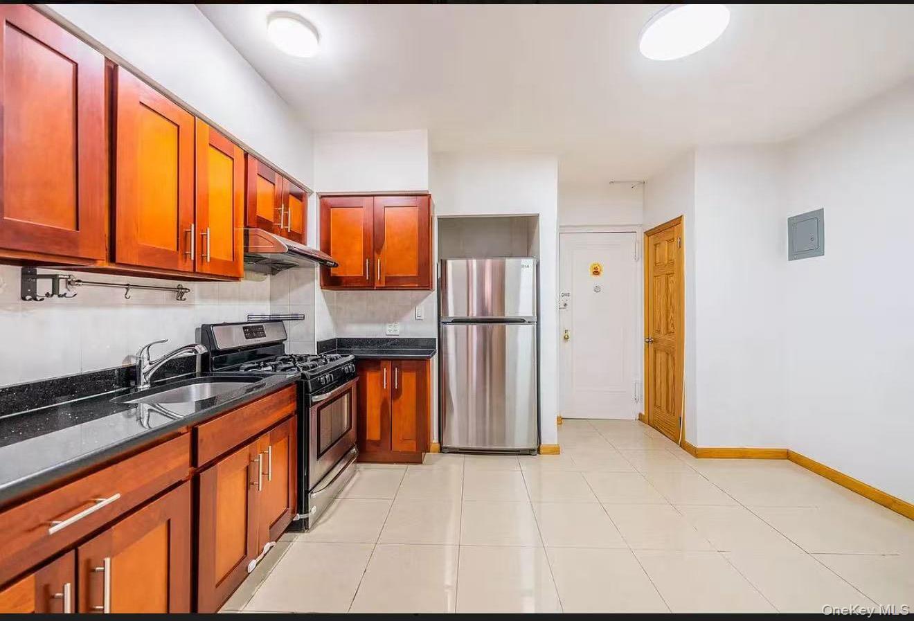 4018 Hampton Street # 2D, Elmhurst, NY 11373