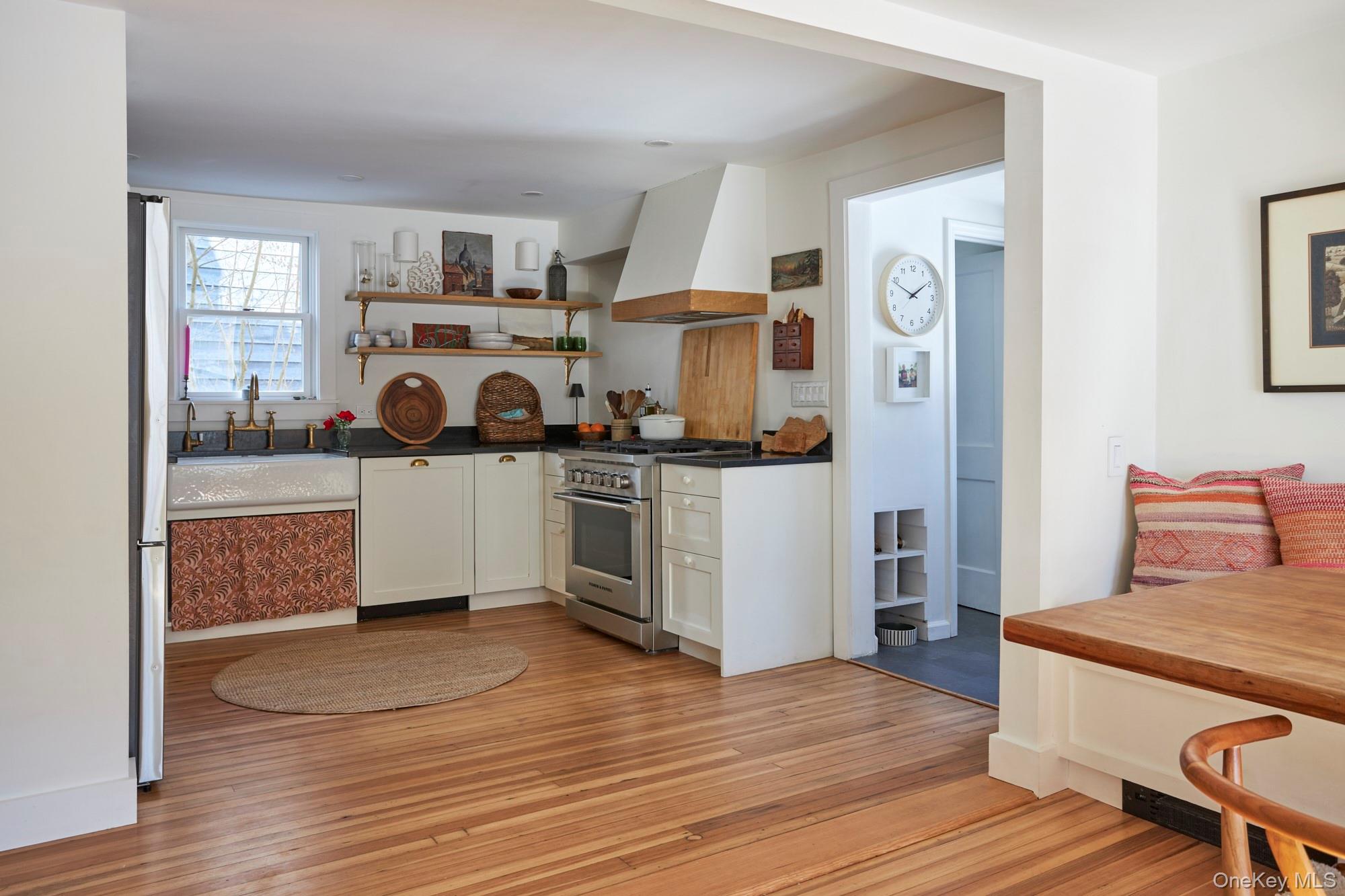 41 Grinnell Street, Rhinecliff, NY 12574