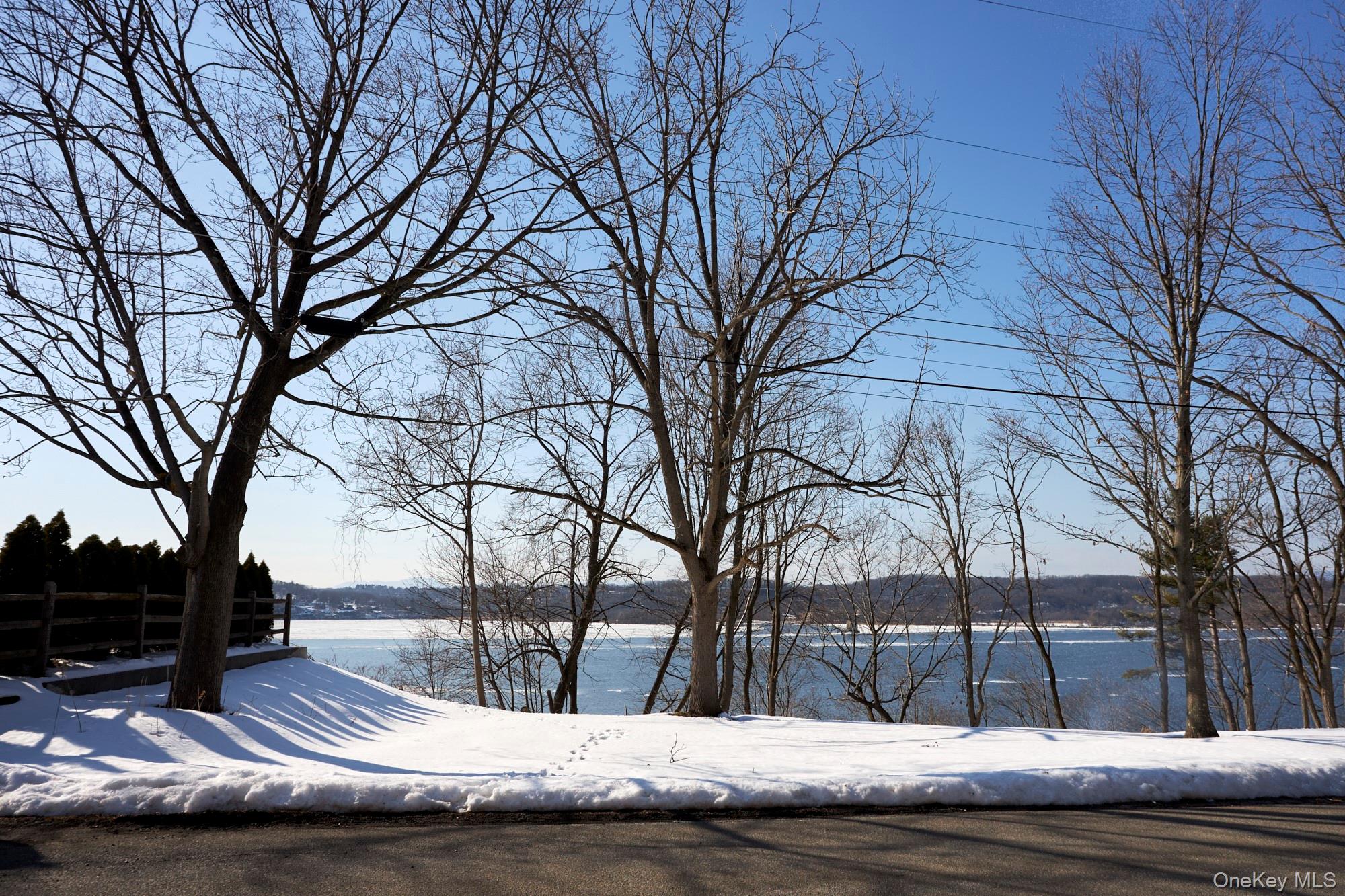 41 Grinnell Street, Rhinecliff, NY 12574