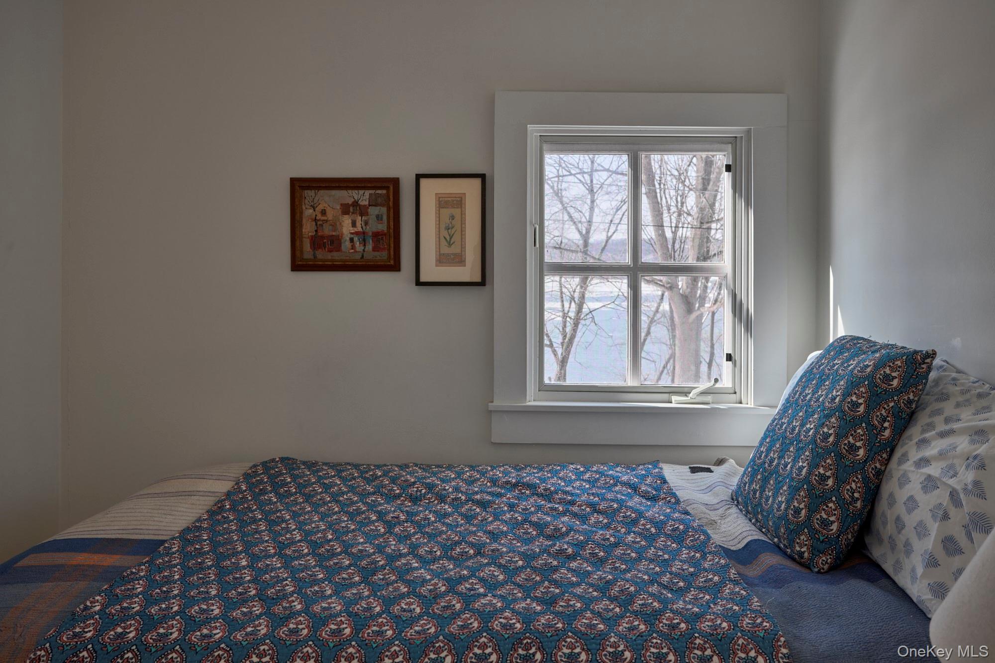 41 Grinnell Street, Rhinecliff, NY 12574