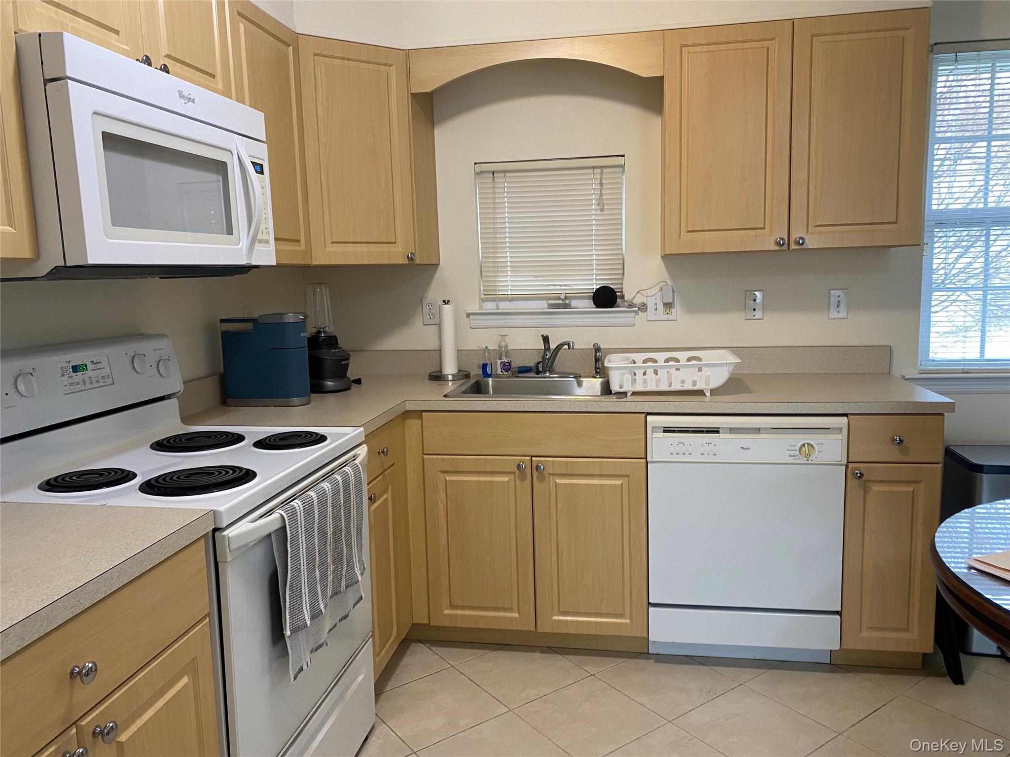 7 Dominick Court # 7, Lindenhurst, NY 11757