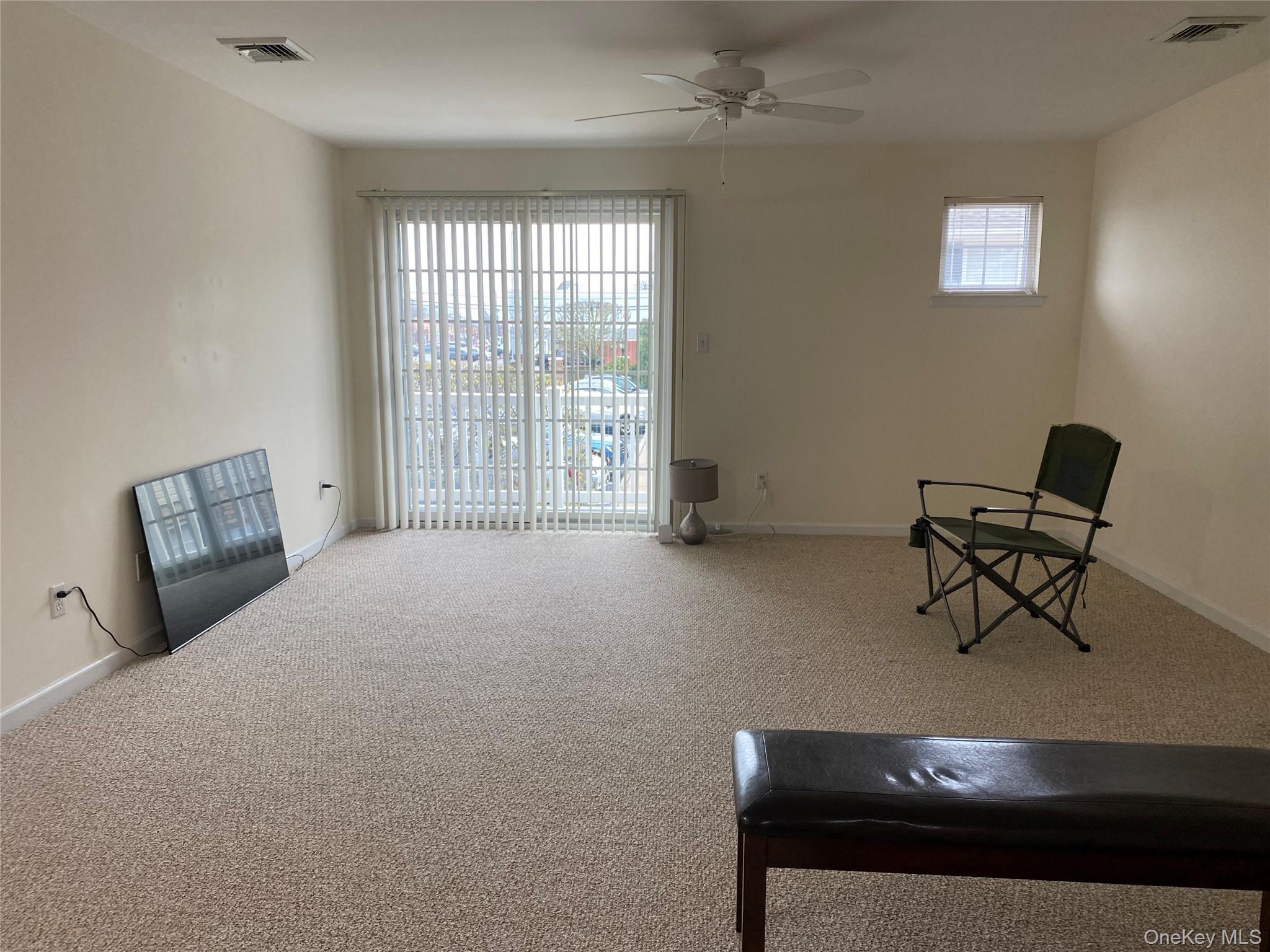 7 Dominick Court # 7, Lindenhurst, NY 11757