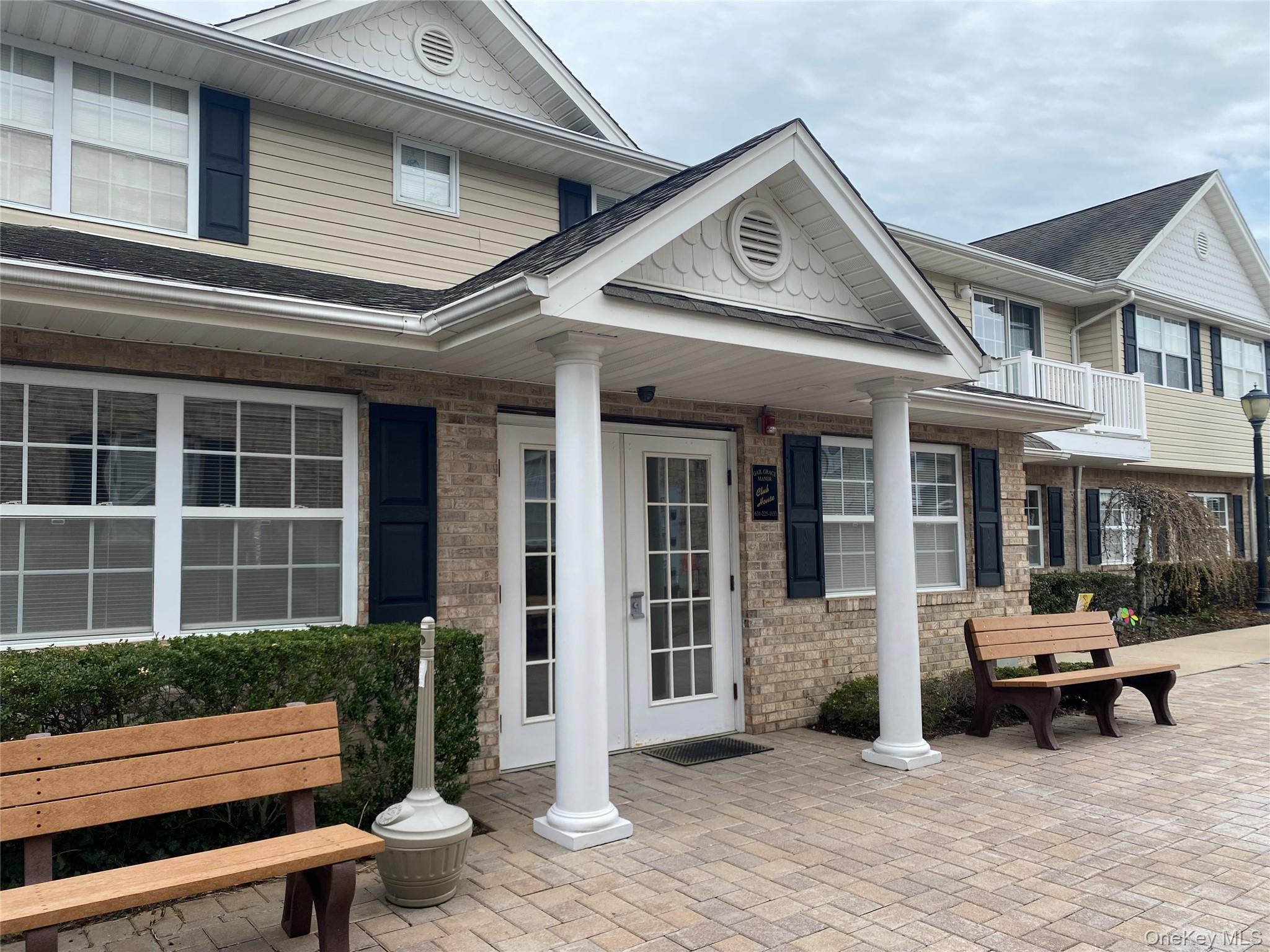 7 Dominick Court # 7, Lindenhurst, NY 11757