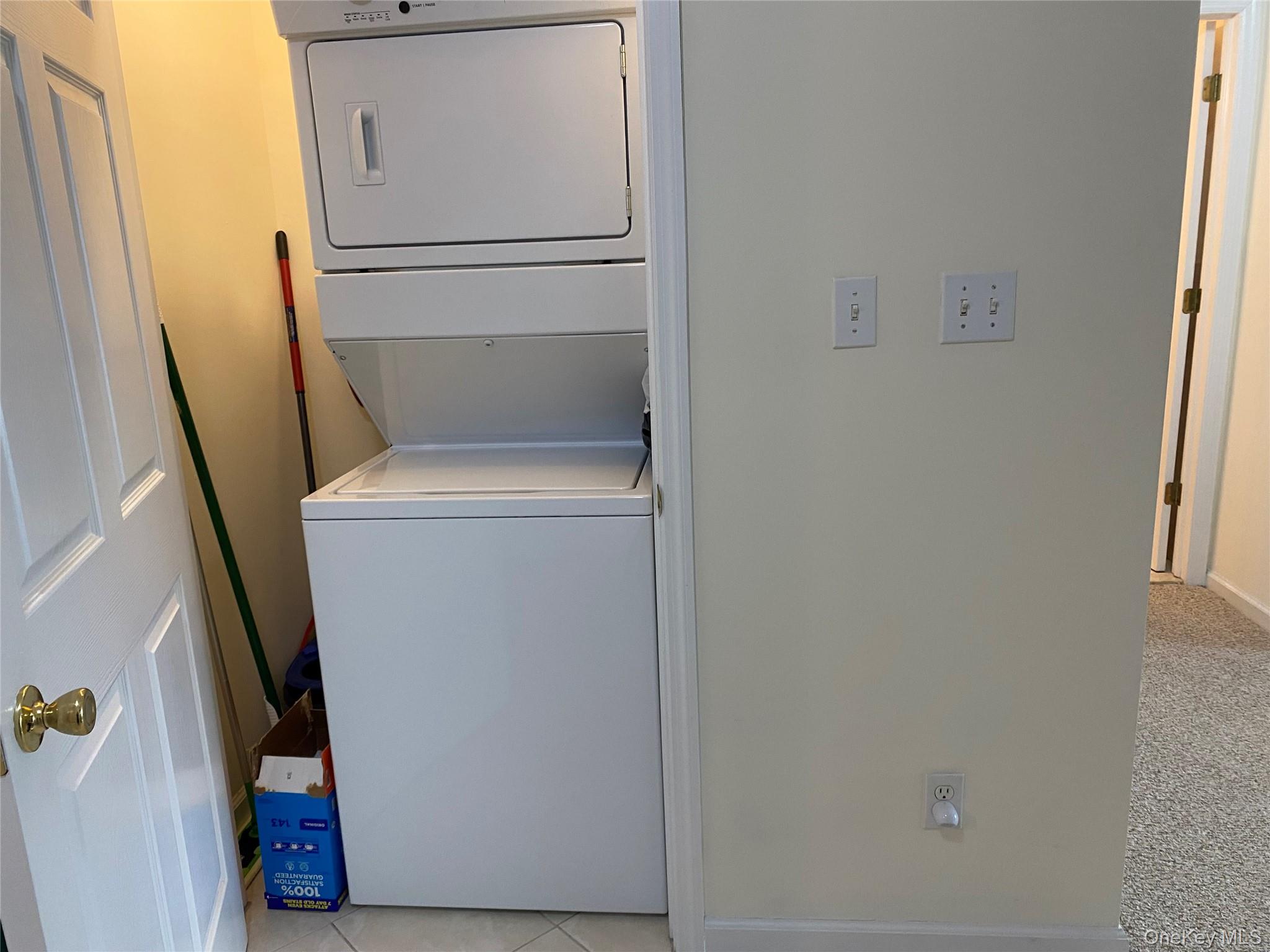 7 Dominick Court # 7, Lindenhurst, NY 11757