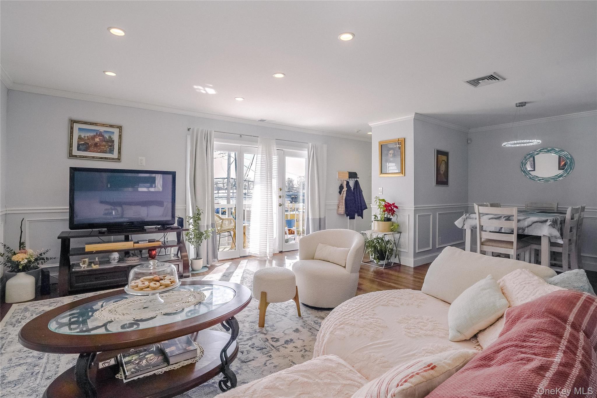 37 Harbor Lane, New Rochelle, NY 10805