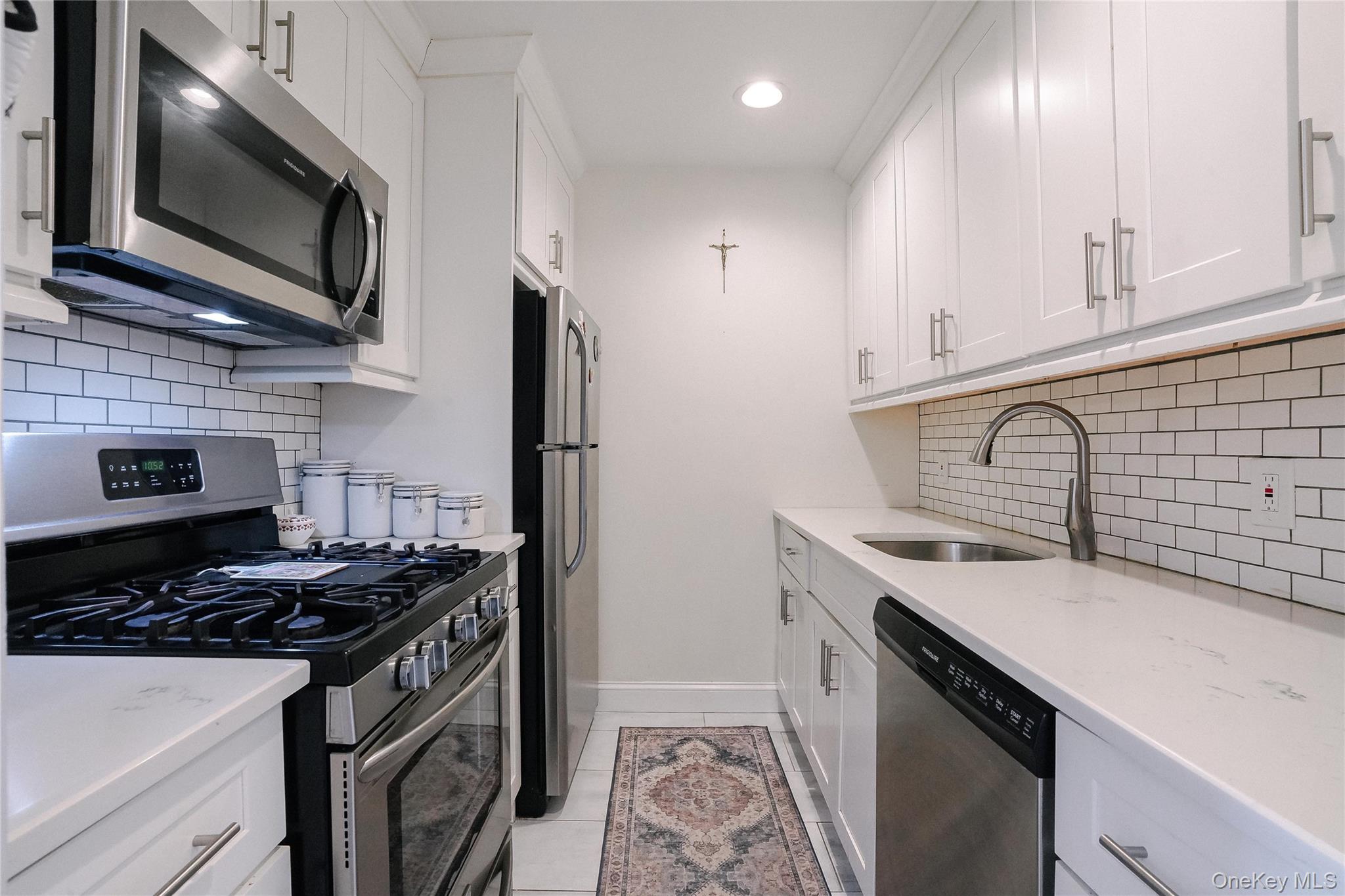 37 Harbor Lane, New Rochelle, NY 10805