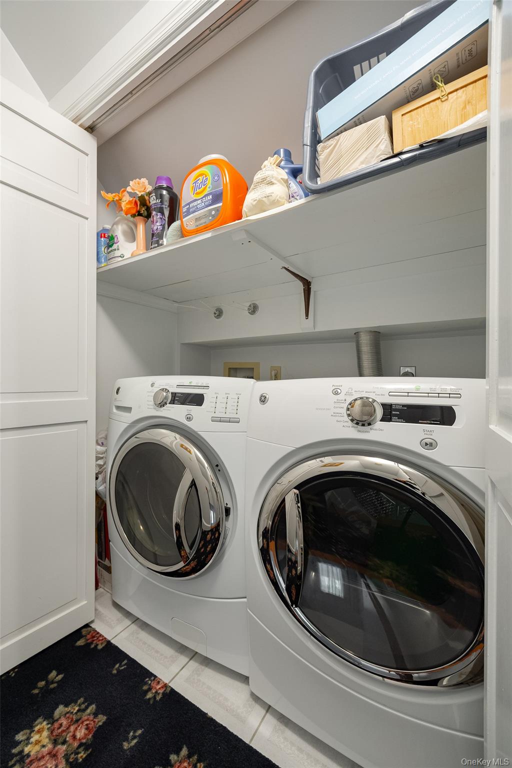 8 Toms Way, Poughkeepsie, NY 12603