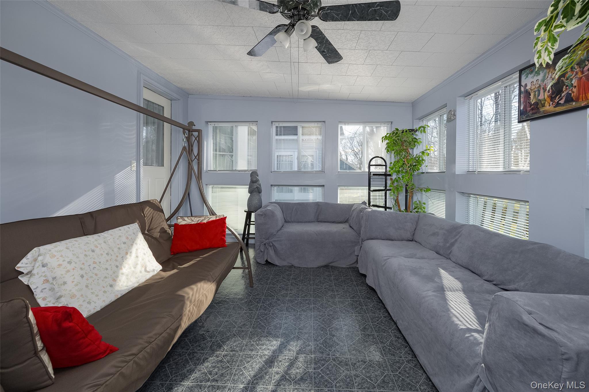 8 Toms Way, Poughkeepsie, NY 12603