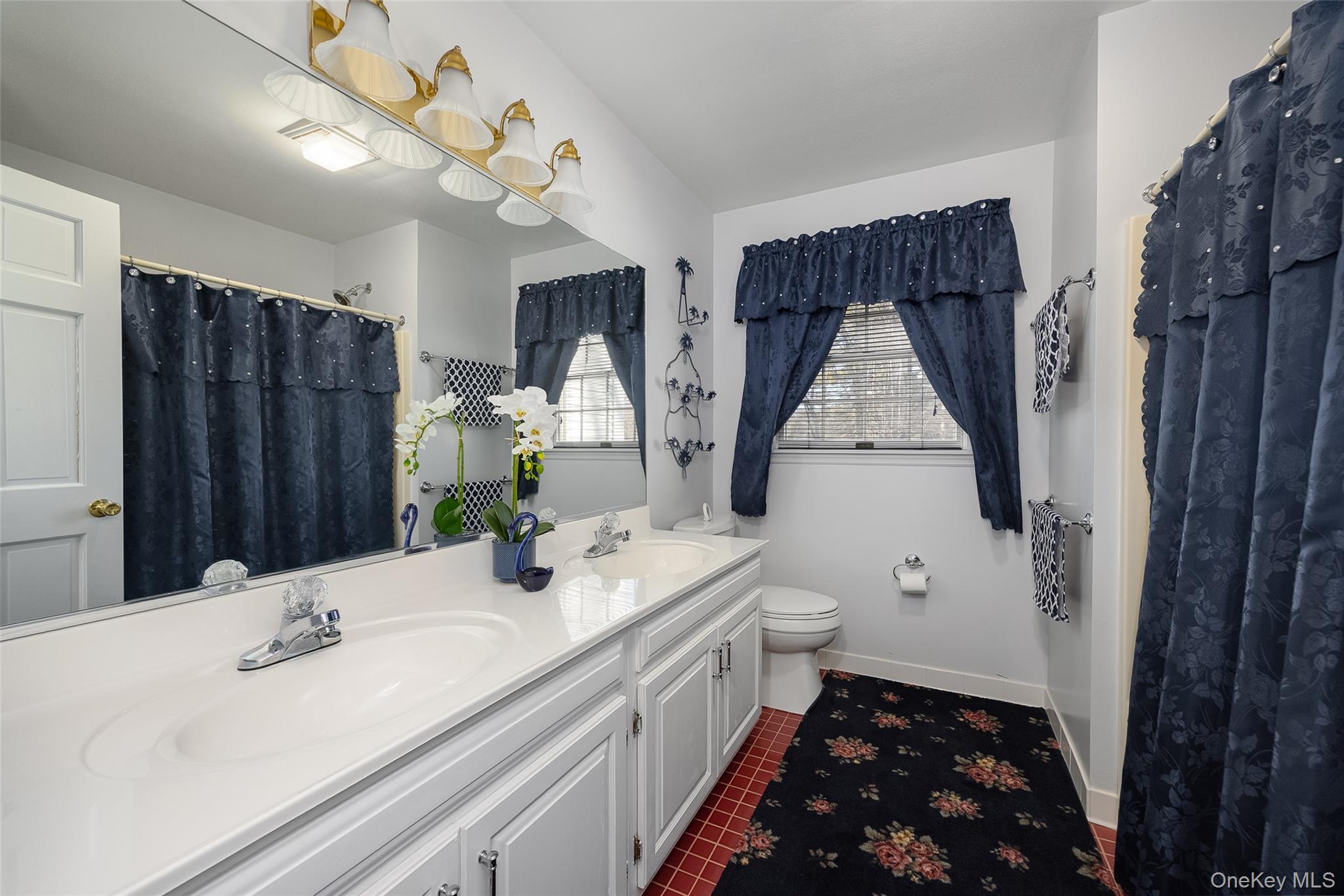 8 Toms Way, Poughkeepsie, NY 12603