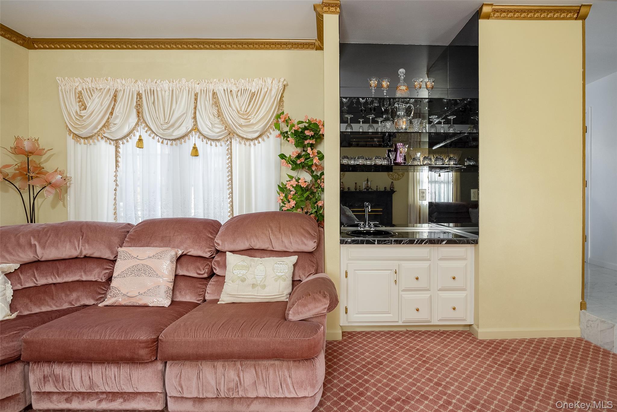 8 Toms Way, Poughkeepsie, NY 12603